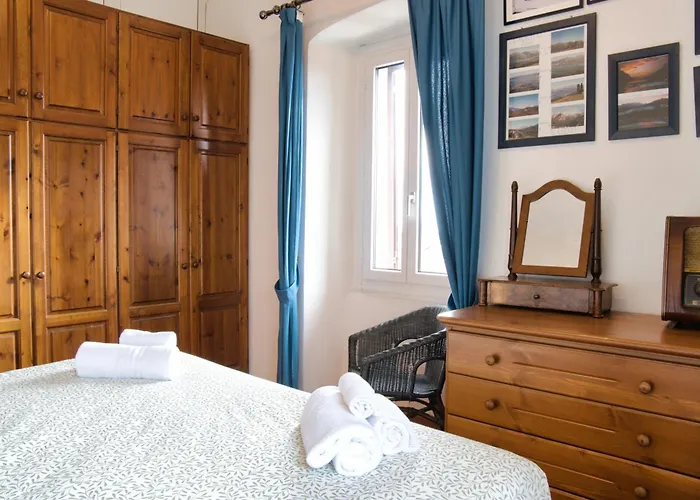 Family Typical House In Historic Center * Domaso