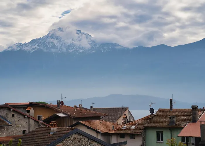 Family Typical House In Historic Center * Domaso